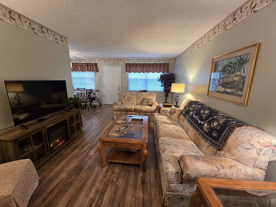 1st image of 4 Lake Vista Trl APT 105