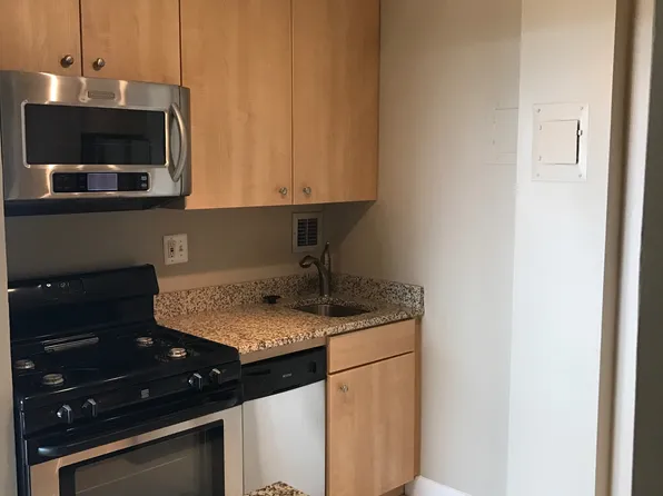1011 Arlington Blvd APT 906, Arlington, VA 22209