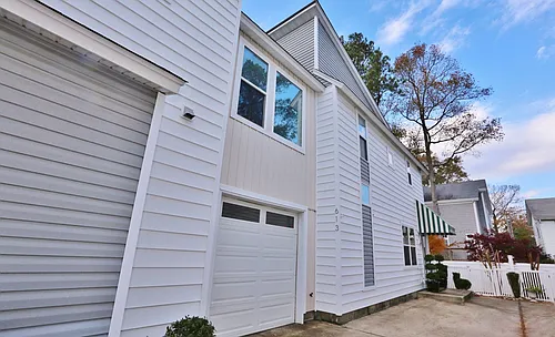 613 Lake Dr Photo 1