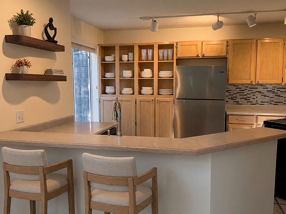 4th image of 209 Shaun Ln