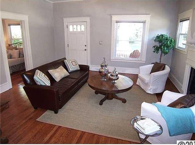 2nd image of 1332 Thomas Ave