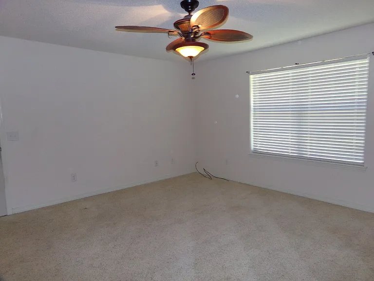 8454 Ferlon Ave — Photo 10