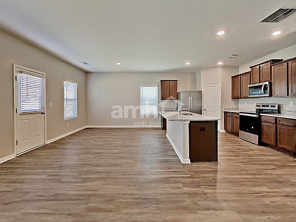 5th image of 3410 Ridge Hill Pkwy