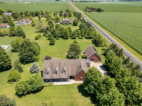 2102 Belmont Park Ln, Champaign, IL 61822