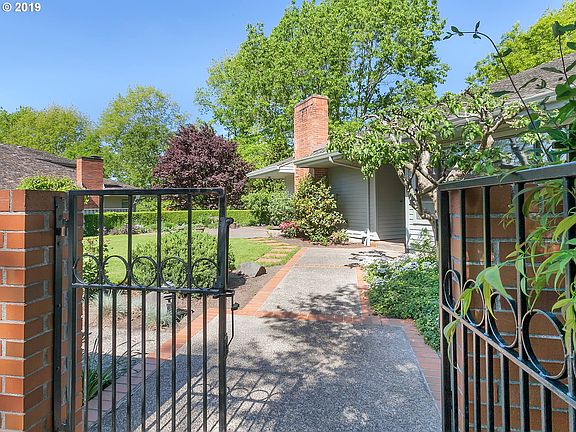 2nd image of 31650 SW Arbor Glen Loop