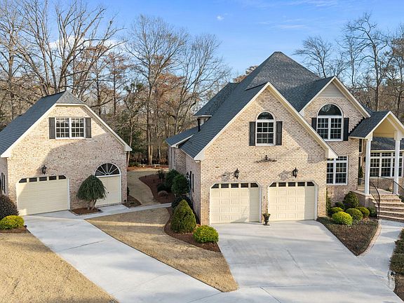 3rd image of 101 Racoon Run