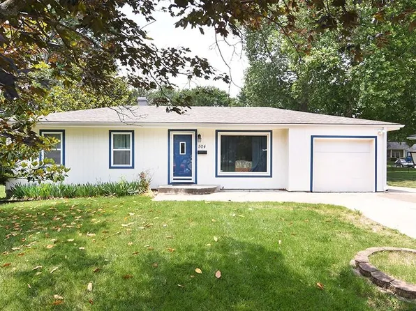 504 NW Ward Rd, Lees Summit, MO 64063