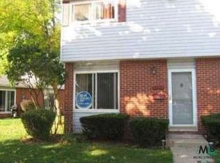 27959 Eastwick Sq, Roseville, MI 48066