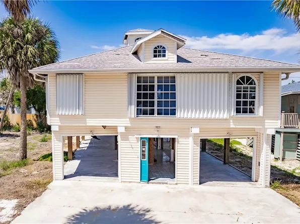 121 Coconut Dr, Fort Myers Beach, FL 33931