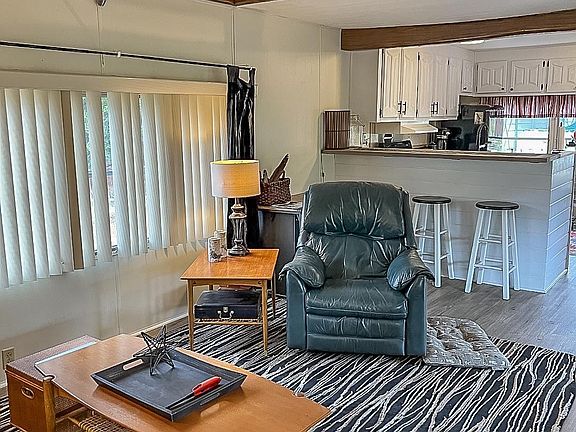 2nd image of 687-265 Juniper Way