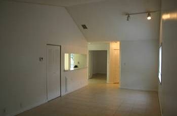2nd image of 1061 The Pointe Dr