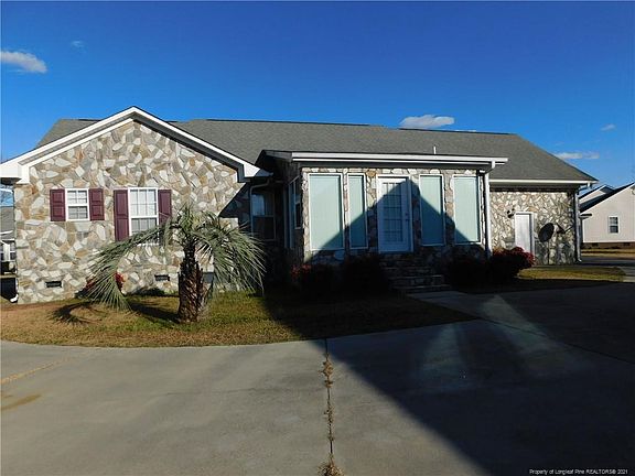 3rd image of 98 Nynelle Dr