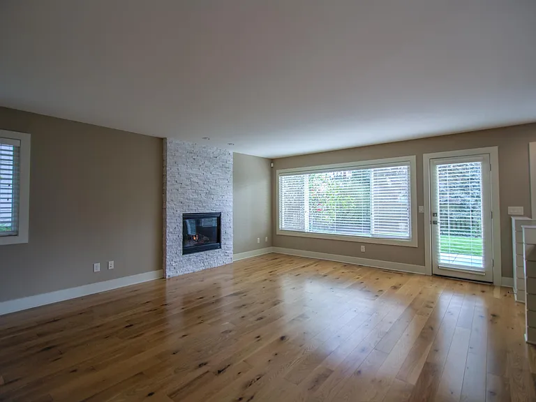 12980 NW Westlawn Ter — Photo 5
