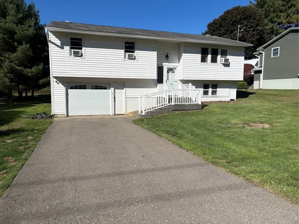 128 Juneberry Rd, Vestal, NY 13850