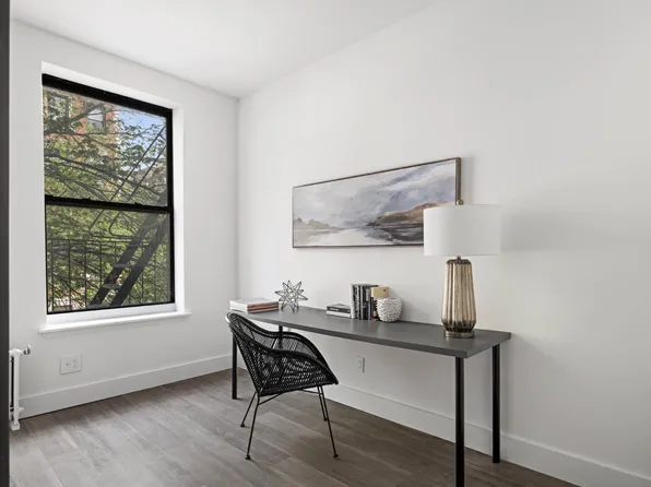 411 Manhattan Avenue image 5 of 7