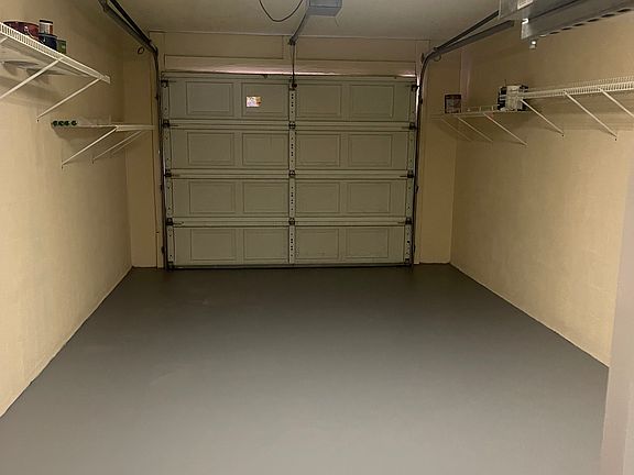 2nd image of 805 Magnolia Pl