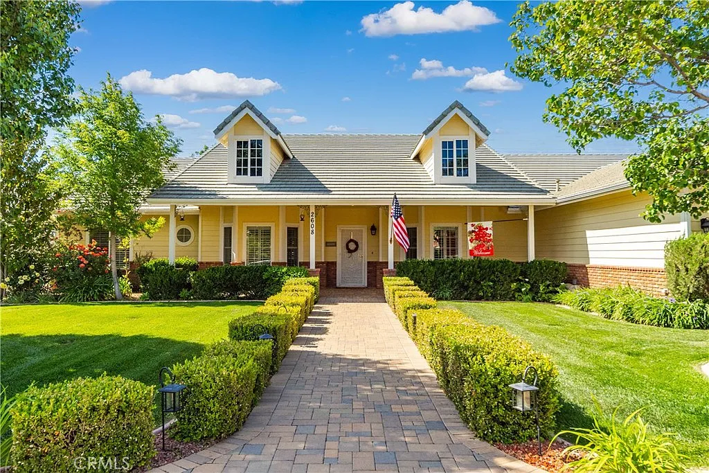 2608 Desert Rose Dr photo 1