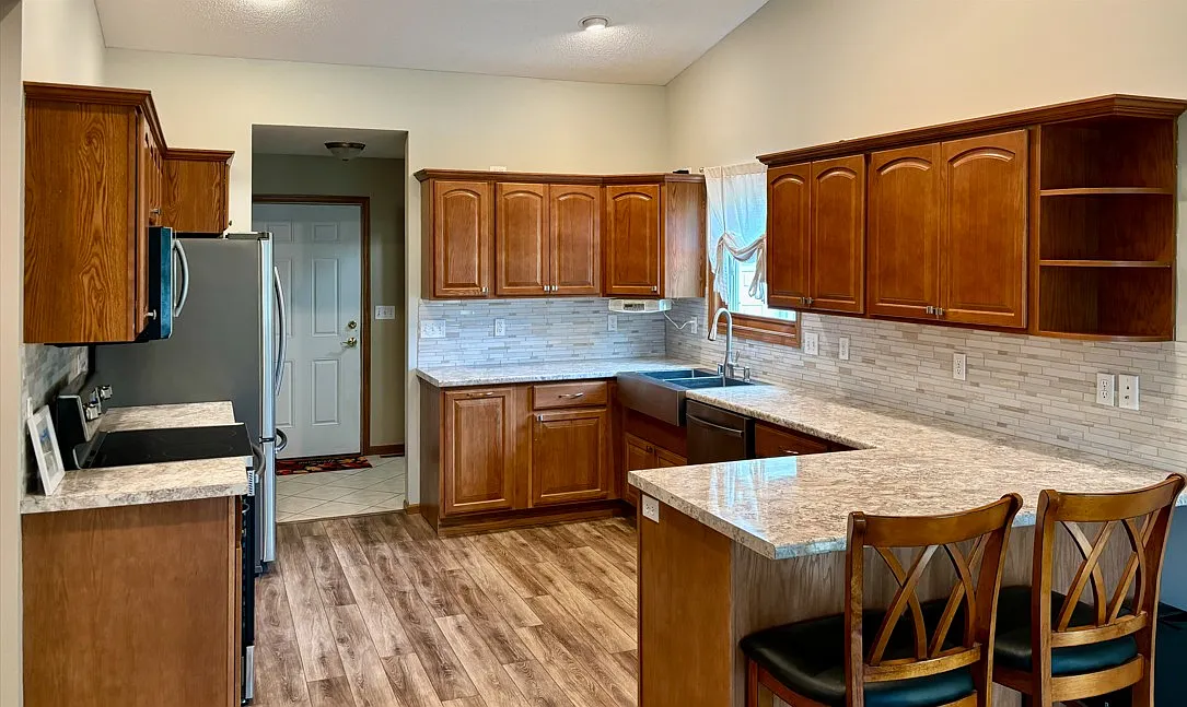 4 bed, 2751 sqft, $2,250 — Photo 2