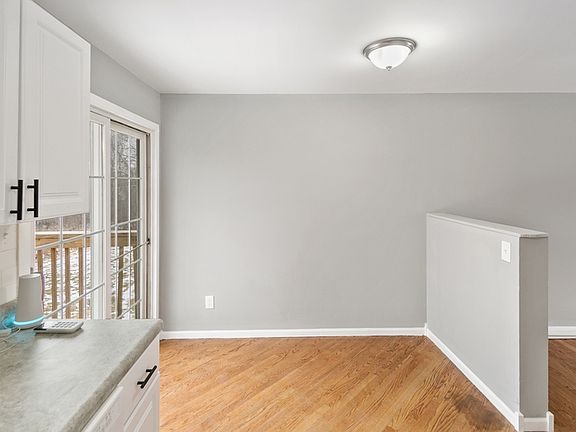 4th image of 4420 Balmoral Dr