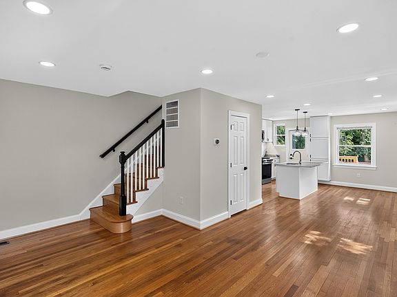 5th image of 1712 U St SE #1