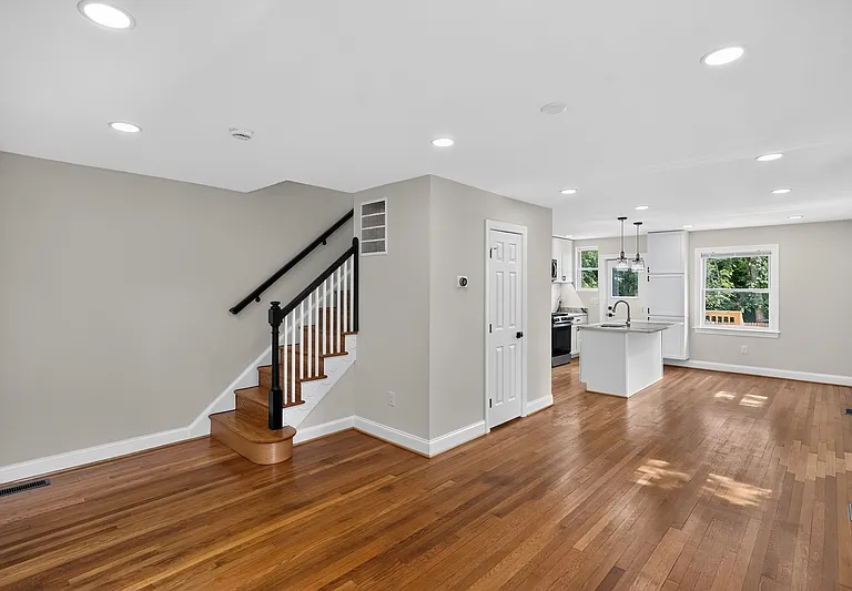 1712 U St SE #1 — Photo 5