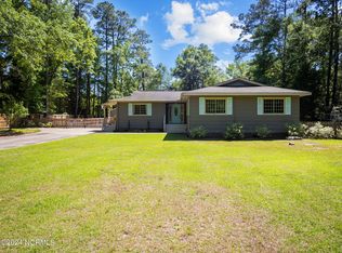 212 Horseshoe Loop Rd, Burgaw, NC 28425