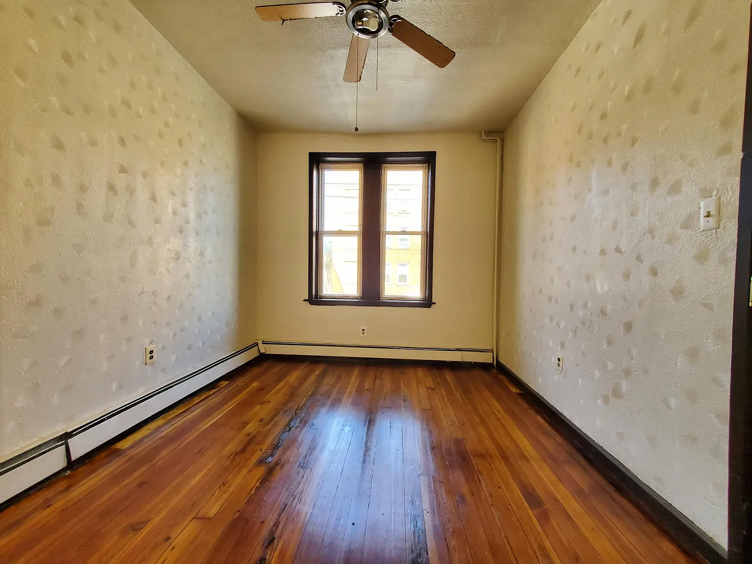 2 bed, 800 sqft, $2,200 — Photo 2