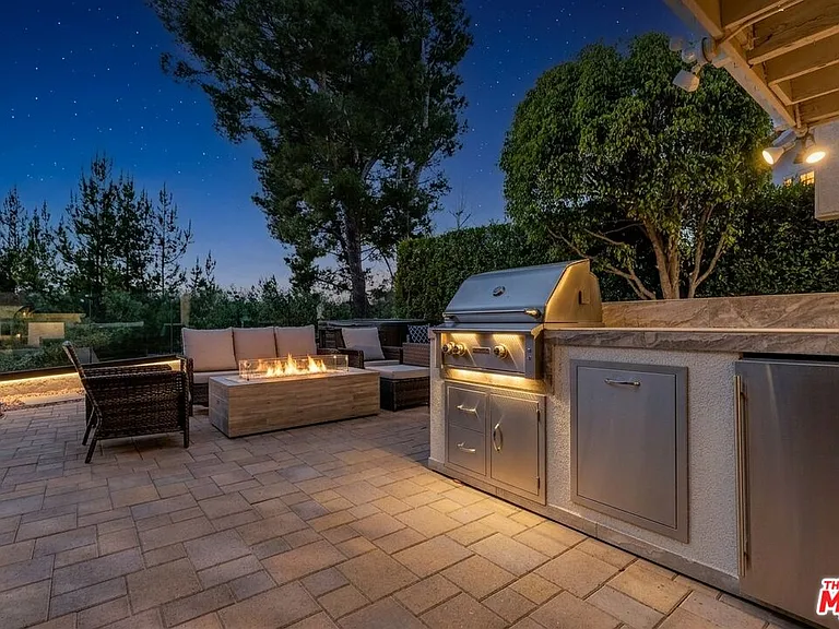 2637 Angelo Dr — Photo 48