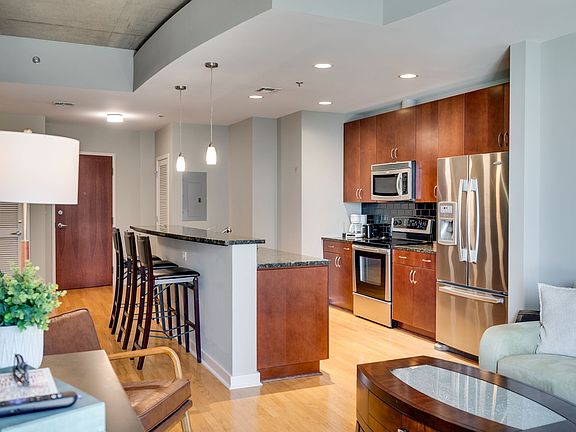 2nd image of 301 Demonbreun St Unit 1702