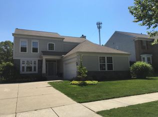 576 Rock Hollow Dr NE, Rockford, MI 49341