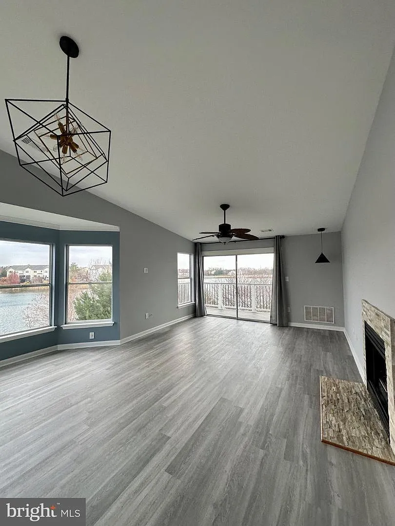 2 bed, 1183 sqft, $2,750 — Photo 1