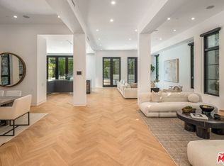 636 N Kilkea Dr, Los Angeles, CA 90048