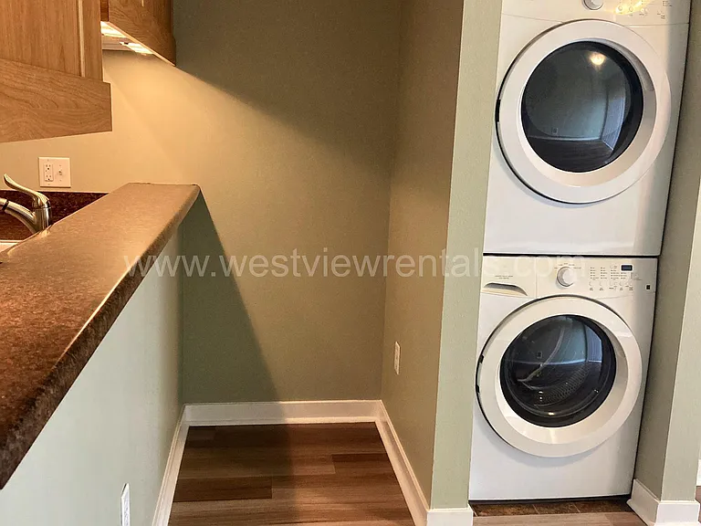 200 E Maple St — Photo 348