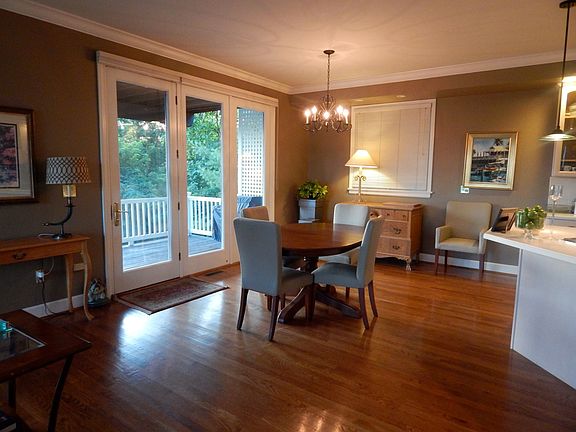 3rd image of 421 Newell Pl