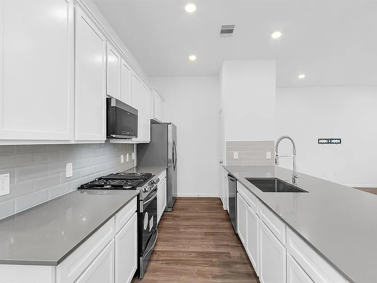 677 Royal Arch Dr — Photo 9