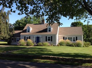 484 Old Whitfield St, Guilford, CT 06437