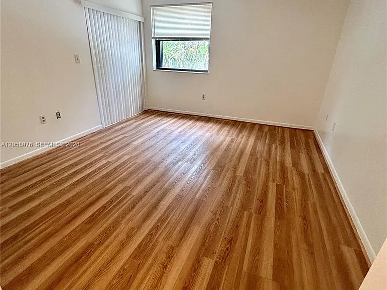 210 W Park Dr #2012 — Photo 6