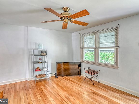 4th image of 267 Birch Ave