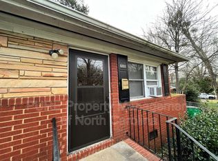 6001 Ingleside Dr, Charlotte, NC 28210