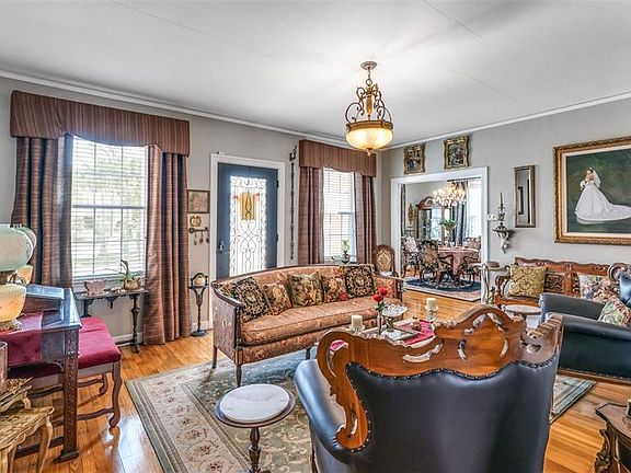 3rd image of 212 Kenwith Rd