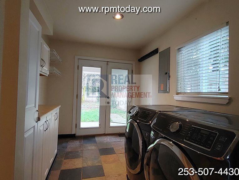 1st image of 1108 Tacoma Ave