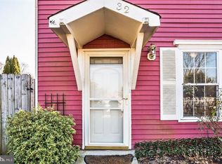 32 E 4th St, Burlington, NJ 08016