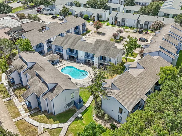ROOKWOOD GOLF APARTMENTS, 13151 Walden Rd #237, Montgomery, TX 77356