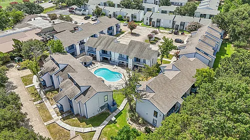 ROOKWOOD GOLF APARTMENTS Photo 1