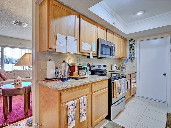 5th image of 6309 Edgewater Ter