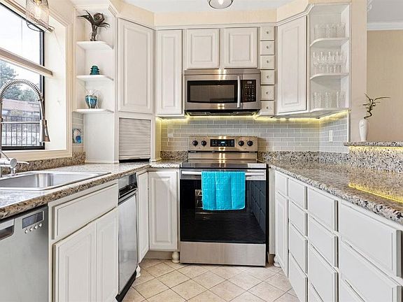 5th image of 21 Cypress Pl