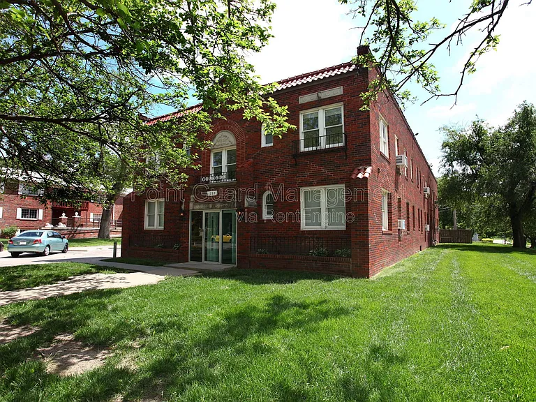 1702 Fairmount St — Photo 29
