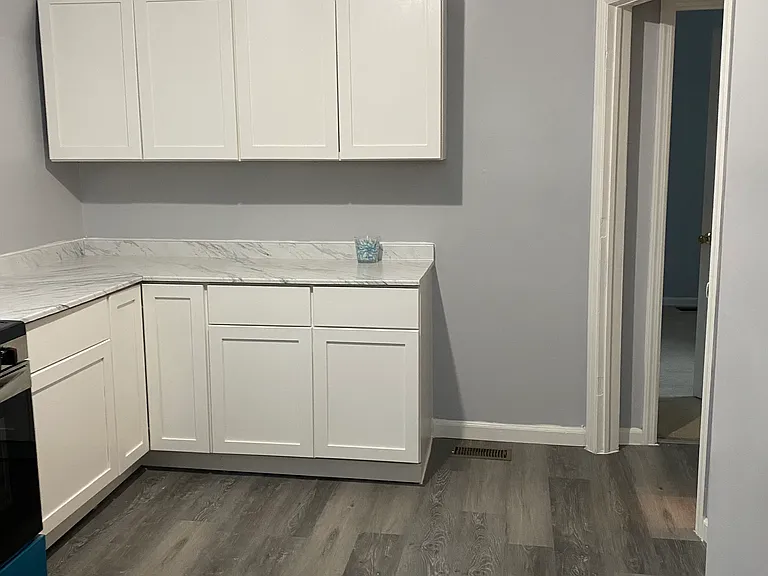 208 Taylor St — Photo 4
