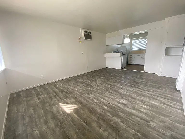 Courtside Apartments — Photo 11