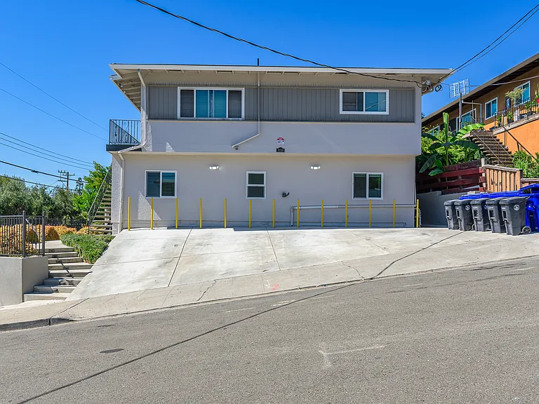 16318 Maubert Ave #B — Photo 2